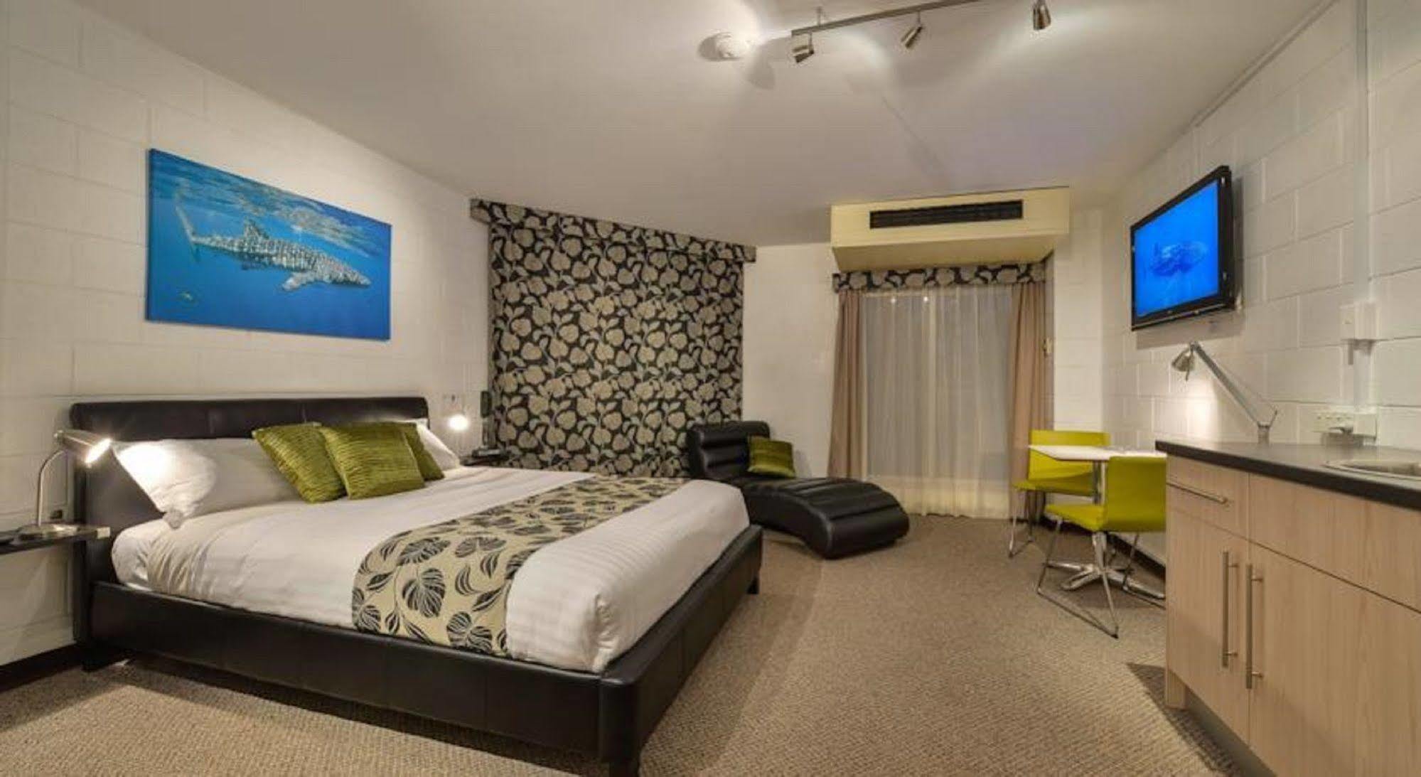 Sea Breeze Resort إكسماوث الغرفة الصورة